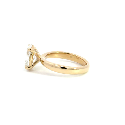 2CT OVAL Solitaire - Taper Band