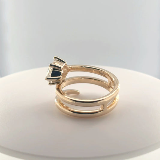 The Elika - 1.5 Carat Pear - 14k Gold Spiral Band