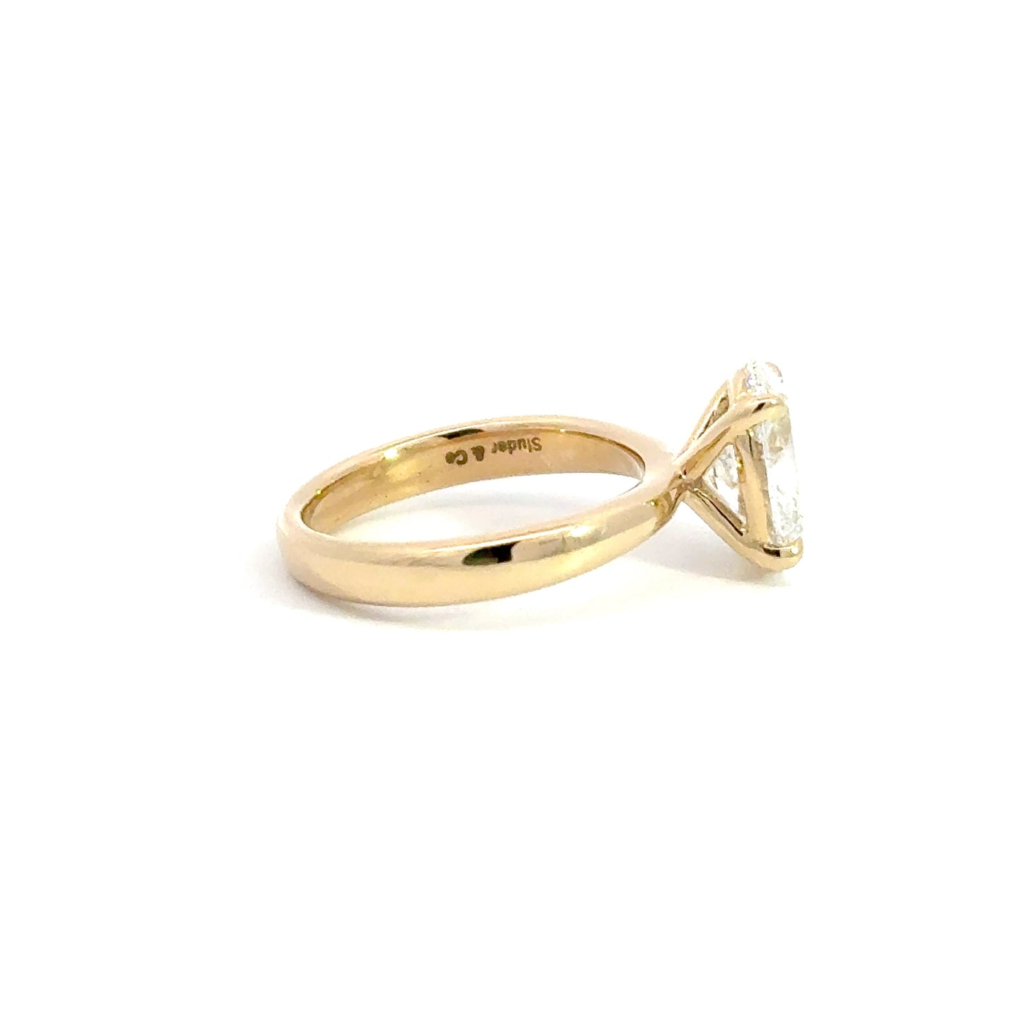 2CT OVAL Solitaire - Taper Band