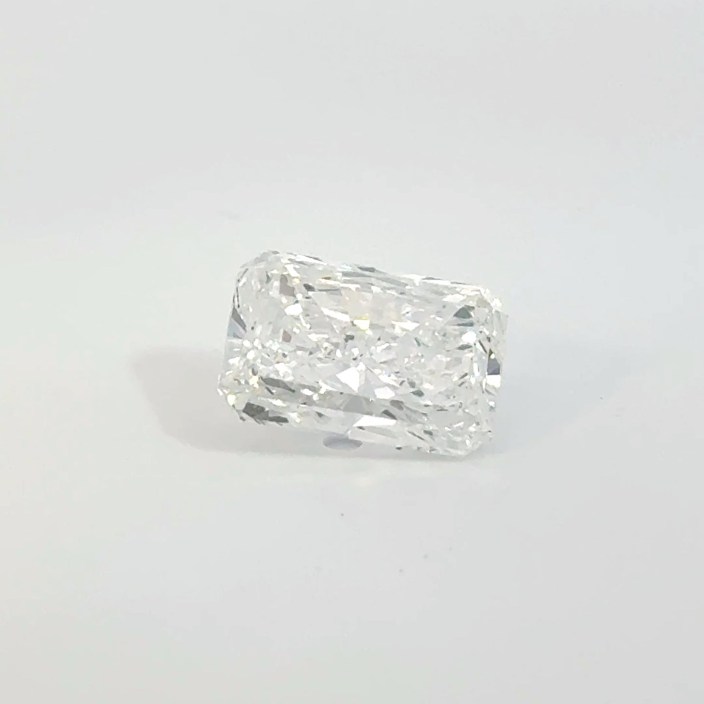 4.01 CT D VS1 Rectangular Modified Brilliant Lab-Grown Diamond – IGI Certified