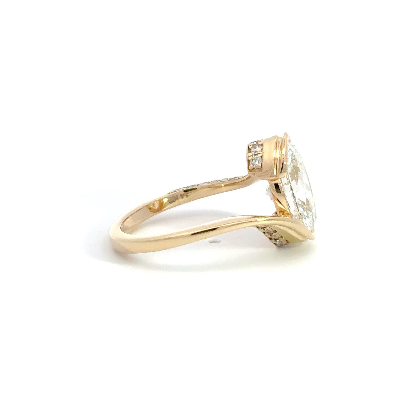 3CT OVAL BYPASS RING