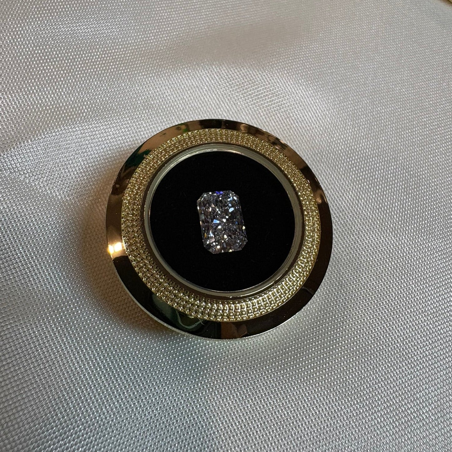 2.04 Carat F-VS1 Radiant